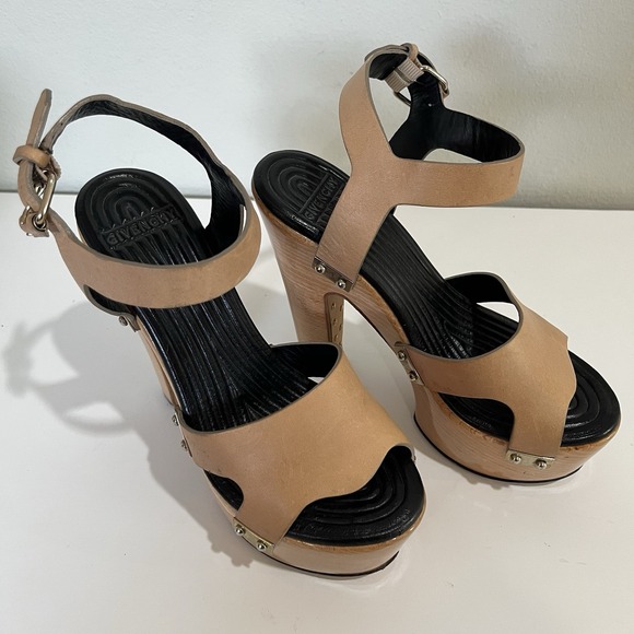 Givenchy Authentic Tan Leather Gold Studded‎ Wood Platform Heel Sandals Size 35 - Picture 1 of 16